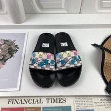 Louis Vuitton Slippers